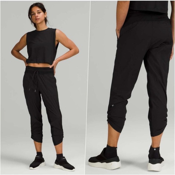 Lululemon Mid-Rise Lightweight Crop Jogger Black 6 NWOT - Picture 1 of 12
